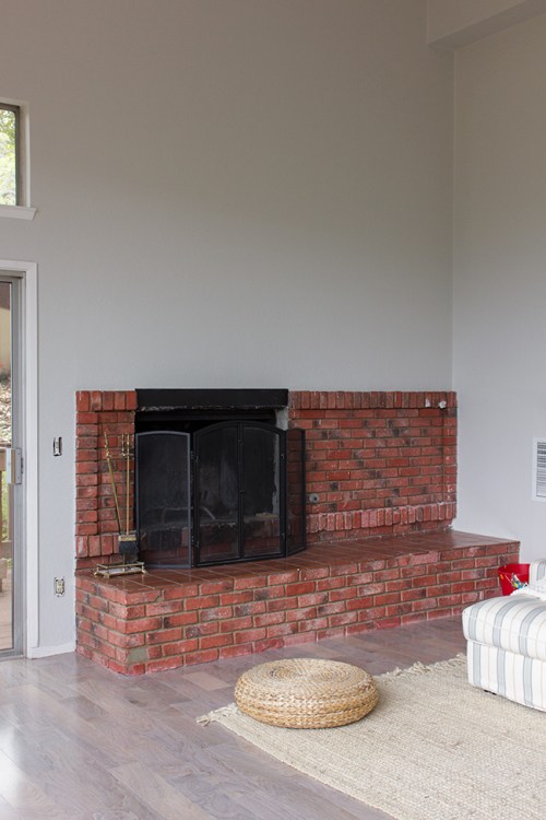 fireplace-makeover-before