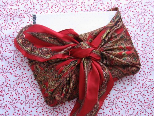 movie-tickets-in-scarf-wrapping